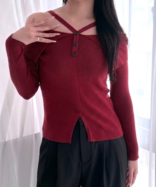 merrylatte(メリーラテ)の「アシンメトリー オフショルダー リブニット(ニット/セーター・レディース・ブラック/レッド・FREE)」の7枚目の写真