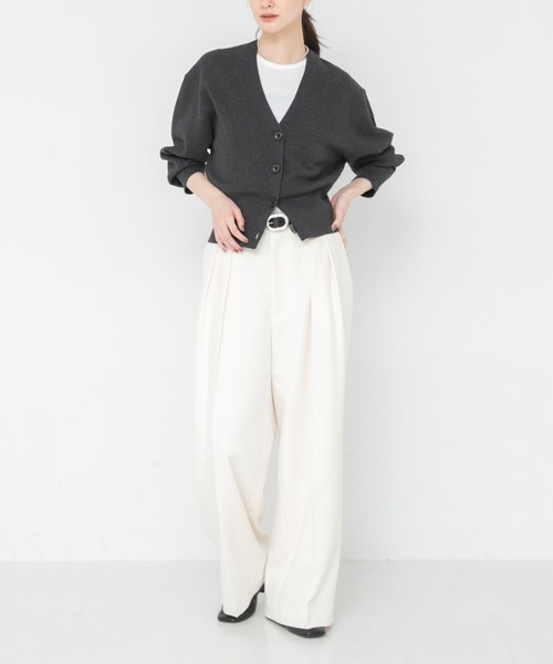 URBAN RESEARCH(アーバンリサーチ)の「コットンカシミヤVネックショートカーディガン(ニット/セーター・レディース・ベージュ/チャコールグレー/ブラック・FREE)」の9枚目の写真