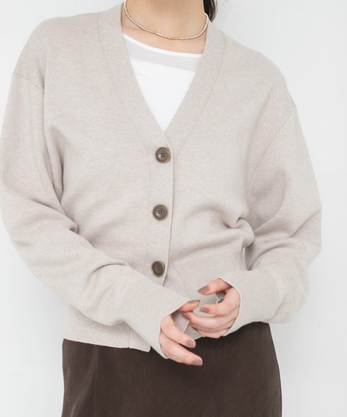 URBAN RESEARCH(アーバンリサーチ)の「コットンカシミヤVネックショートカーディガン(ニット/セーター・レディース・ベージュ/チャコールグレー/ブラック・FREE)」の11枚目の写真