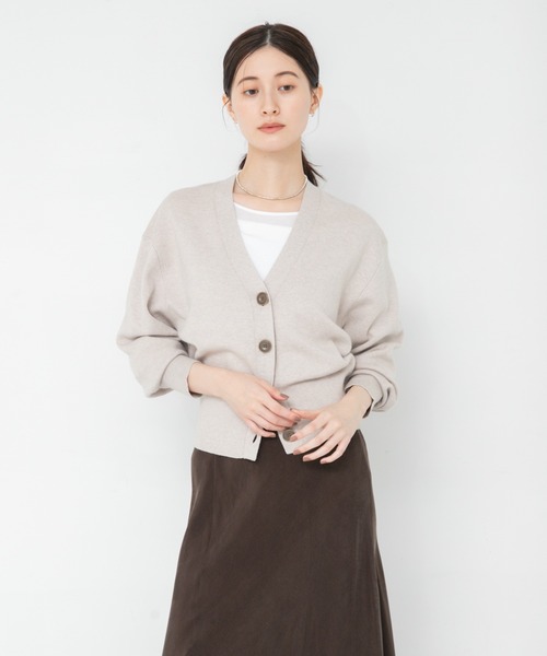 URBAN RESEARCH(アーバンリサーチ)の「コットンカシミヤVネックショートカーディガン(ニット/セーター・レディース・ベージュ/チャコールグレー/ブラック・FREE)」の12枚目の写真