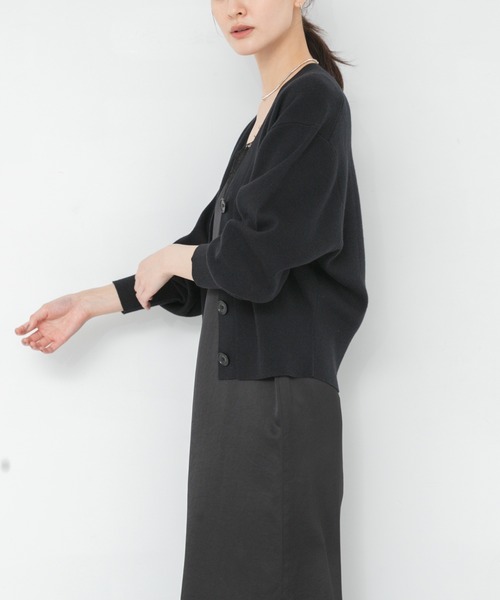URBAN RESEARCH(アーバンリサーチ)の「コットンカシミヤVネックショートカーディガン(ニット/セーター・レディース・ベージュ/チャコールグレー/ブラック・FREE)」の21枚目の写真