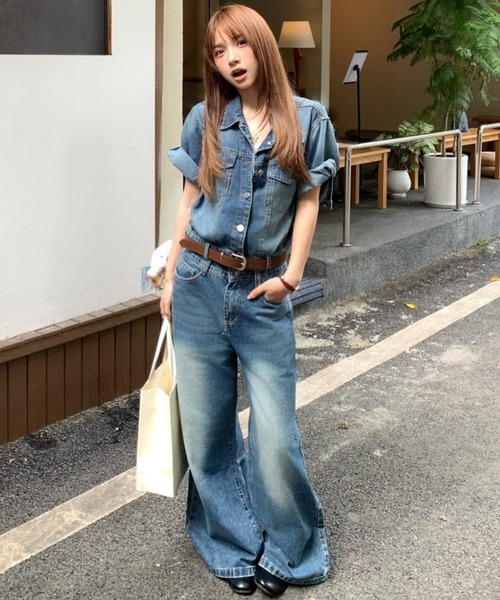 Aelina(エリナ)の「デニムシャツ&ハイウエストデニムパンツセットアップ(セットアップ・レディース・ブルー・S/M/L)」の1枚目の写真