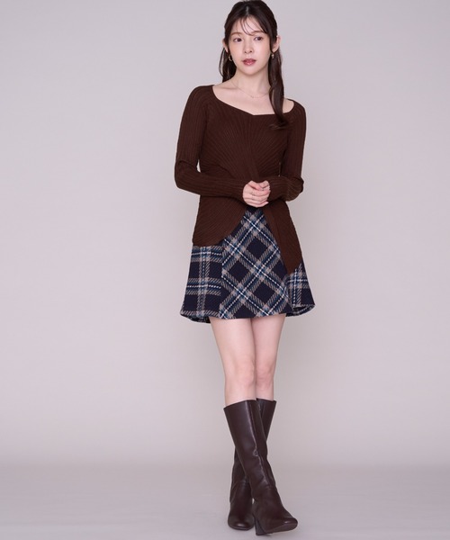 MISCH MASCH(ミッシュマッシュ)の「2026秋冬新作 ツイストデザインVネックニット(ニット/セーター・レディース・アイボリー/ピンク/ブラウン・フリ-)」の11枚目の写真