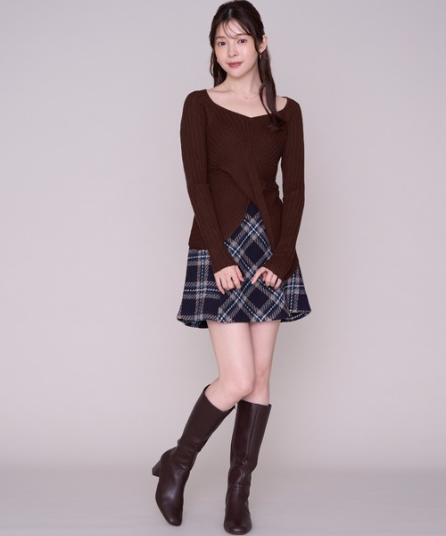 MISCH MASCH(ミッシュマッシュ)の「2026秋冬新作 ツイストデザインVネックニット(ニット/セーター・レディース・アイボリー/ピンク/ブラウン・フリ-)」の12枚目の写真