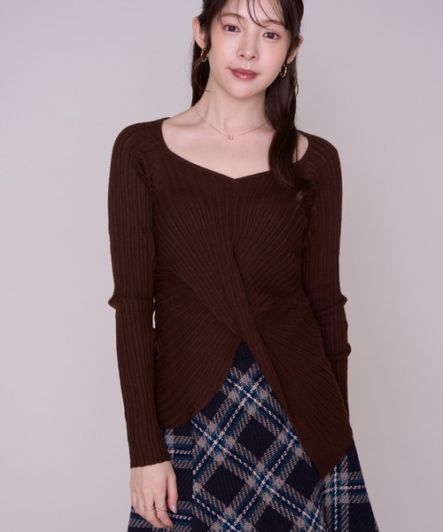 MISCH MASCH(ミッシュマッシュ)の「2026秋冬新作 ツイストデザインVネックニット(ニット/セーター・レディース・アイボリー/ピンク/ブラウン・フリ-)」の6枚目の写真