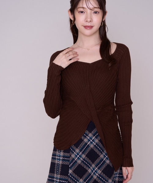 MISCH MASCH(ミッシュマッシュ)の「2026秋冬新作 ツイストデザインVネックニット(ニット/セーター・レディース・アイボリー/ピンク/ブラウン・フリ-)」の8枚目の写真