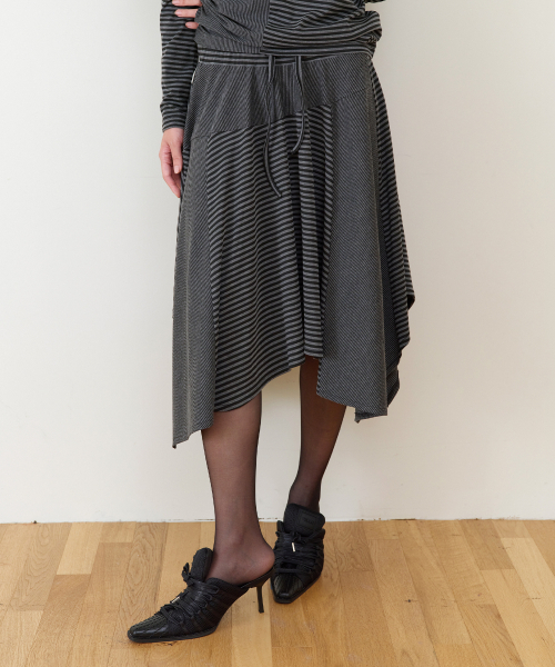 THEVINYLHOUSE(ザバイニルハウス)の「TWISTED DRAPE SKIRT(W) BLACK(スカート・レディース・その他・FREE)」の1枚目の写真