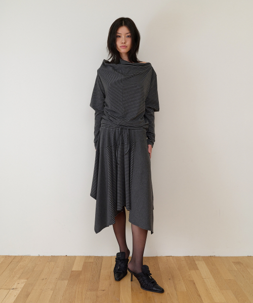 THEVINYLHOUSE(ザバイニルハウス)の「TWISTED DRAPE SKIRT(W) BLACK(スカート・レディース・その他・FREE)」の4枚目の写真