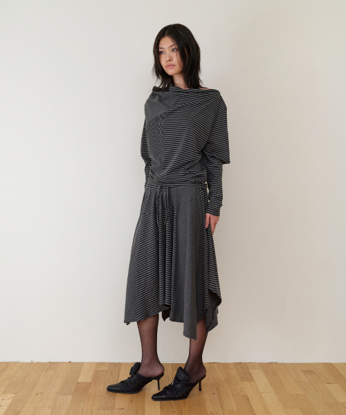 THEVINYLHOUSE(ザバイニルハウス)の「TWISTED DRAPE SKIRT(W) BLACK(スカート・レディース・その他・FREE)」の5枚目の写真