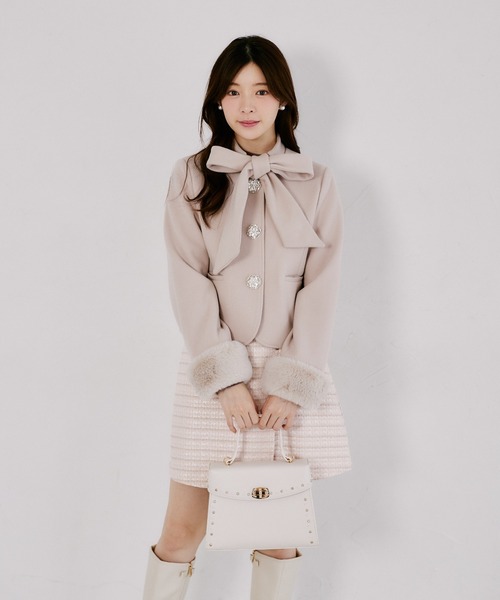 tocco closet(トッコ クローゼット)の「【Mediumサイズ】2WAYショルダー付きパールスタッズバッグ(ショルダーバッグ・レディース・ピンク/アイボリー/ブラウン/ブラック/グレイッシュベージュ・M)」の6枚目の写真