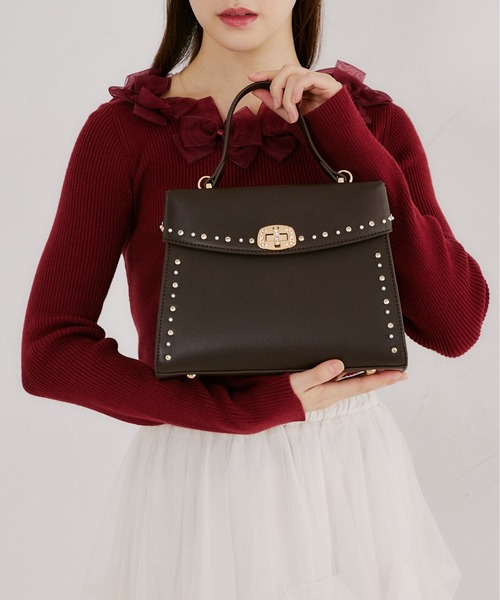 tocco closet(トッコ クローゼット)の「【Mediumサイズ】2WAYショルダー付きパールスタッズバッグ(ショルダーバッグ・レディース・ピンク/アイボリー/ブラウン/ブラック/グレイッシュベージュ・M)」の17枚目の写真