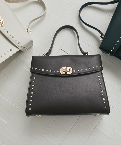 tocco closet(トッコ クローゼット)の「【Mediumサイズ】2WAYショルダー付きパールスタッズバッグ(ショルダーバッグ・レディース・ピンク/アイボリー/ブラウン/ブラック/グレイッシュベージュ・M)」の20枚目の写真