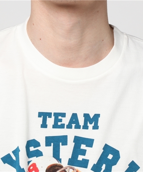 HYSTERIC GLAMOUR(ヒステリックグラマー)の「TEAM HYS プリント Tシャツ(Tシャツ/カットソー・メンズ・オレンジ/ホワイト/ブラック・X-SMALL/SMALL/MEDIUM/LARGE)」の5枚目の写真