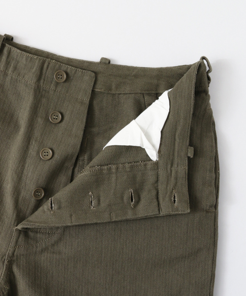 UR SELECT（ユーアールセレクト）の「UR SELECT HERRINGBONE PANTS（その他パンツ・メンズ・ブラック/アイボリー/カーキ・ONE）」の9枚目の写真