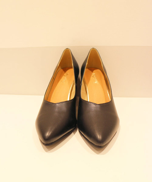 FREE'S MART（フリーズマート）の「Ｖカットチャンキーヒール（パンプス・レディース・ブラック/ブラウン/グリーン・LARGE/MEDIUM）」の11枚目の写真