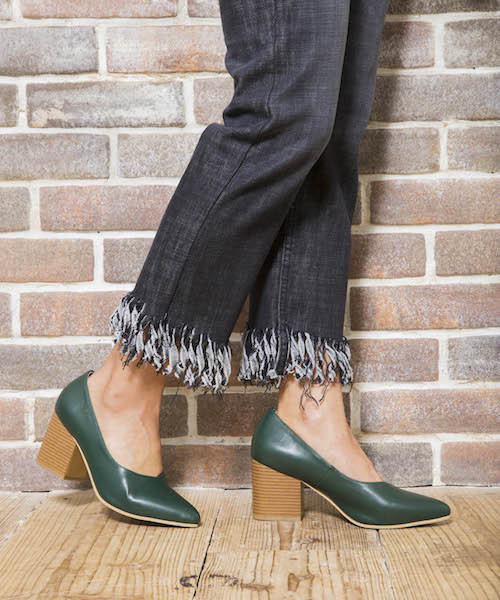 FREE'S MART（フリーズマート）の「Ｖカットチャンキーヒール（パンプス・レディース・ブラック/ブラウン/グリーン・LARGE/MEDIUM）」の14枚目の写真