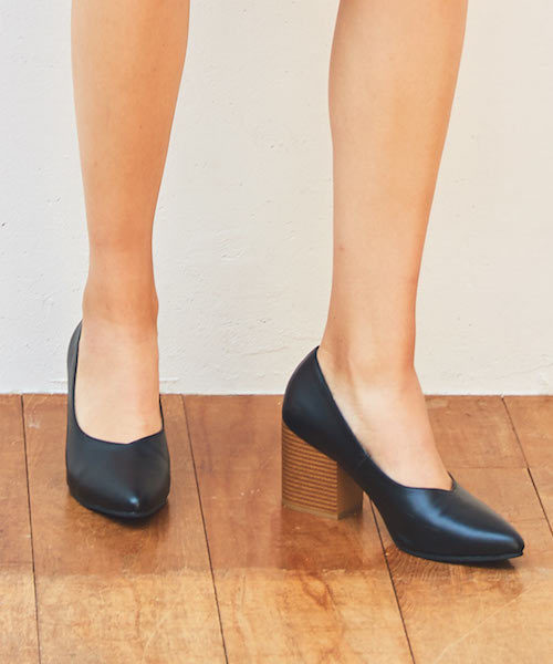 FREE'S MART（フリーズマート）の「Ｖカットチャンキーヒール（パンプス・レディース・ブラック/ブラウン/グリーン・LARGE/MEDIUM）」の15枚目の写真