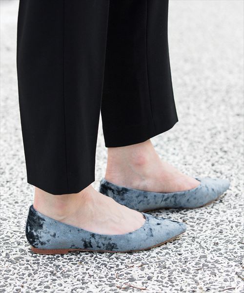 ADAM ET ROPE'（アダムエロペ）の「ボロネーゼフラットベルベット（バレエシューズ・レディース・ベージュ/ブルー系その他4/ベージュ系その他/ピンク・24.5cm/25.0cm/24.0cm/22.5cm/23.0cm/23.5cm）」の5枚目の写真