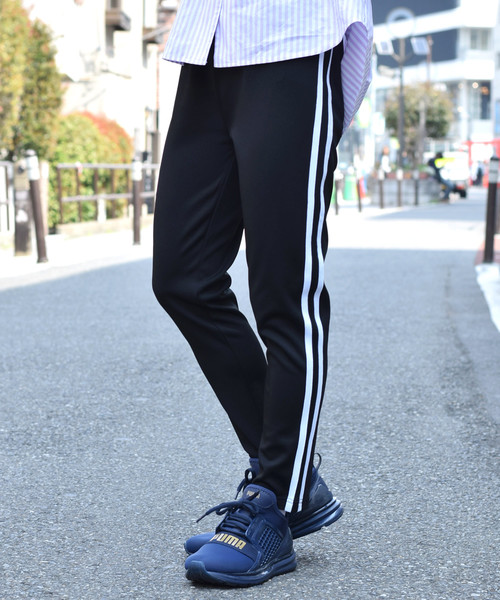 w closet(ダブルクローゼット)の「ライン入りレギンス(その他パンツ・レディース・ブラック・FREE)」の1枚目の写真