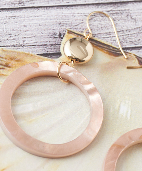 ear PAPILLONNER（イアパピヨネ）の「ナチュラルカラーピアス（ピアス（両耳用）・レディース・ライトグレー/ピンク・FREE）」の4枚目の写真