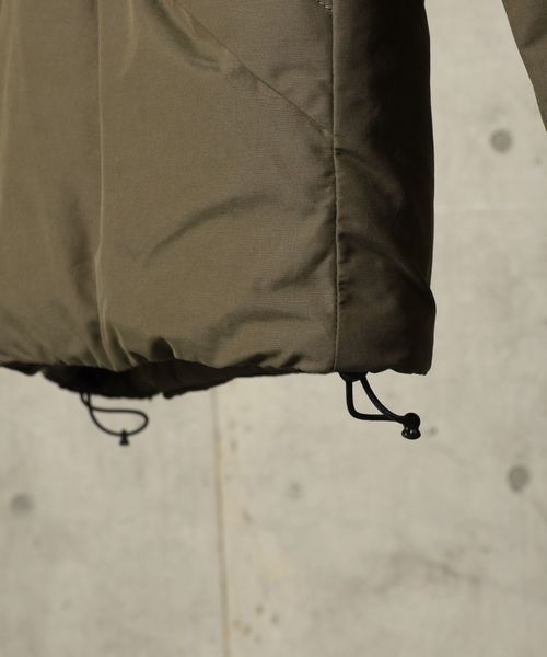 SHIPS JET BLUE（シップスジェットブルー）の「SHIPS JET BLUE: 光電子 マウンテンパーカー◇（マウンテンパーカー・メンズ・ブラック/オリーブ/ネイビー・X-SMALL/SMALL/MEDIUM/LARGE）」の10枚目の写真