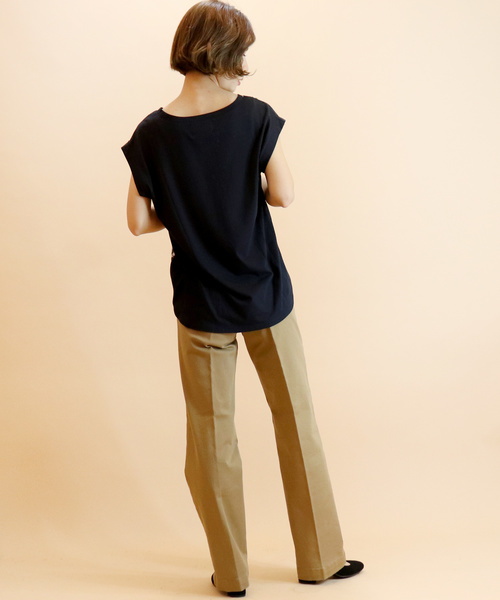 salle de bal(サルデバル)の「【For the people/フォーザピープル】多色花柄プリントノースリーブ AOD(Tシャツ/カットソー・レディース・ブラック/ネイビー/オフホワイト・FREE)」の6枚目の写真