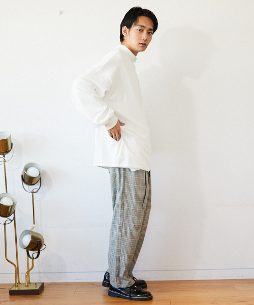 kutir(クティール)の「【ビッグシルエット】裏毛ハーフジッププルオーバー スウェット(スウェット・メンズ・ホワイト/チャコールグレー/ベージュ/グリーン系その他・MEDIUM/LARGE)」の6枚目の写真