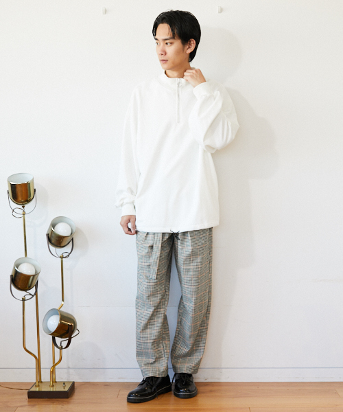 kutir(クティール)の「【ビッグシルエット】裏毛ハーフジッププルオーバー スウェット(スウェット・メンズ・ホワイト/チャコールグレー/ベージュ/グリーン系その他・MEDIUM/LARGE)」の8枚目の写真