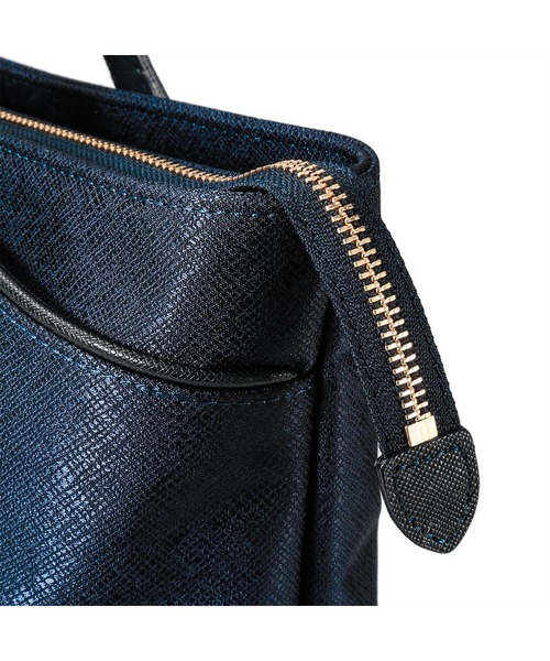 PELLE MORBIDA(ペッレモルビダ)の「VELA(ヴェーラ)横型ナイロントートバッグ(トートバッグ・レディース・チャコールグレー/ブラック/ネイビー・FREE)」の7枚目の写真