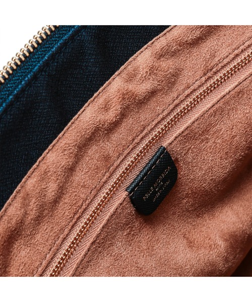 PELLE MORBIDA(ペッレモルビダ)の「VELA(ヴェーラ)横型ナイロントートバッグ(トートバッグ・レディース・チャコールグレー/ブラック/ネイビー・FREE)」の4枚目の写真