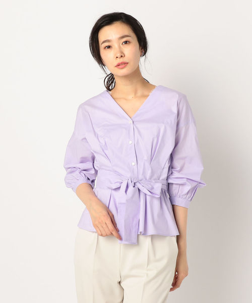 NOLLEY’S(ノーリーズ)の「【吉高由里子さんドラマ着用】Vネックぺプラムブラウス(シャツ/ブラウス・レディース・オフホワイト/ラベンダー/ブルー系その他3・38/36)」の3枚目の写真
