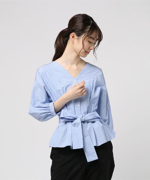 NOLLEY’S(ノーリーズ)の「【吉高由里子さんドラマ着用】Vネックぺプラムブラウス(シャツ/ブラウス・レディース・オフホワイト/ラベンダー/ブルー系その他3・38/36)」の7枚目の写真