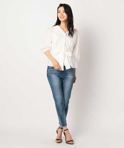 NOLLEY’S(ノーリーズ)の「【吉高由里子さんドラマ着用】Vネックぺプラムブラウス(シャツ/ブラウス・レディース・オフホワイト/ラベンダー/ブルー系その他3・38/36)」の10枚目の写真