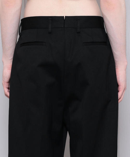 H　BEAUTY&YOUTH UNITED ARROWS（エイチビューティーアンドユースユナイテッドアローズ）の「＜H＞COTTON WIDE TURN UP PANTS/パンツ（その他パンツ・メンズ・ブラック・MEDIUM/LARGE/SMALL）」の2枚目の写真
