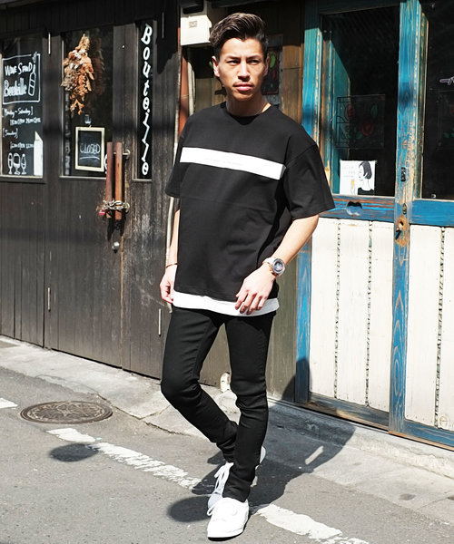 GOSTAR DE FUGA（ゴスタール ジフーガ）の「フェイクレイヤードラインプリントBIGシルエット半袖TEEシャツ/カットソー（Tシャツ/カットソー・メンズ・ホワイト/ブラック・M/L）」の2枚目の写真