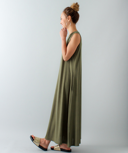 JUNOAH(ジュノア)の「【M~3XL展開】Aラインノースリーブマキシ丈ワンピース ビッグシルエット(ワンピース・レディース・ブラック/パープル/ネイビー/グリーン/ライトブラウン/ダークグレー/ワイン・MEDIUM/LARGE/X-LARGE/XX-LARGE/XXX-LARGE)」の17枚目の写真