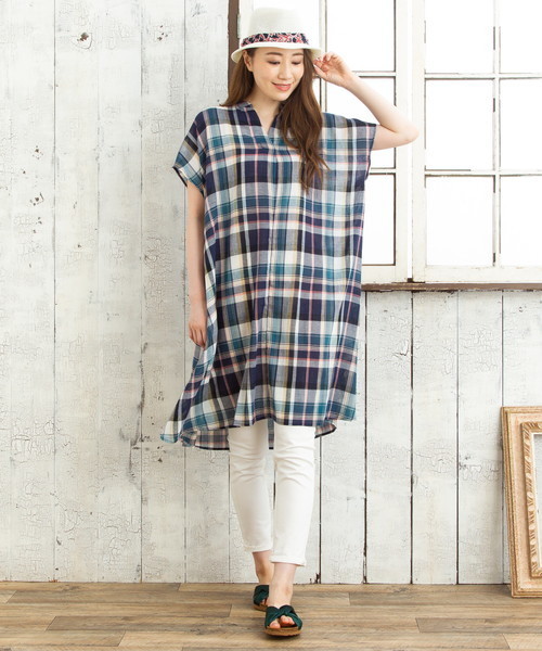 EVLOVE（イヴロヴ）の「綿強撚フロントタックチェックワンピース（ワンピース・レディース・ネイビー/ブラック×ホワイト・15号/17号）」の2枚目の写真