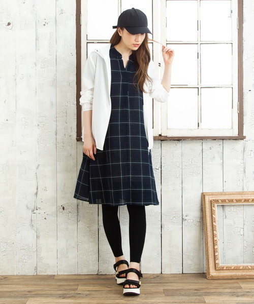 EVLOVE（イヴロヴ）の「綿強撚フロントタックチェックワンピース（ワンピース・レディース・ネイビー/ブラック×ホワイト・15号/17号）」の13枚目の写真