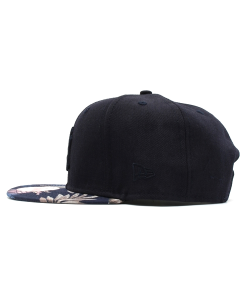 BEAMS(ビームス)の「NEW ERA×BEAMS / 別注 ダークアロハ スナップバック(キャップ・メンズ・ブラック/ネイビー・ONE SIZE)」の6枚目の写真