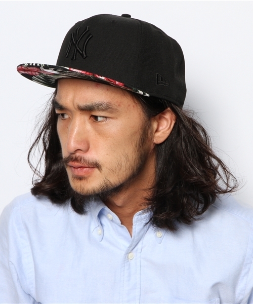 BEAMS(ビームス)の「NEW ERA×BEAMS / 別注 ダークアロハ スナップバック(キャップ・メンズ・ブラック/ネイビー・ONE SIZE)」の3枚目の写真