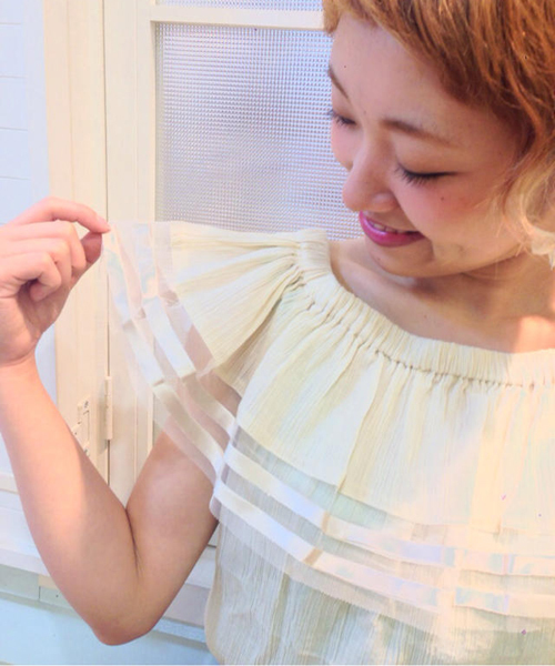 Kastane（カスタネ）の「【Kastane】楊柳チュールオフショルダーシャツ（シャツ/ブラウス・レディース・ネイビー/ブルー/ホワイト/オレンジ・FREE）」の2枚目の写真