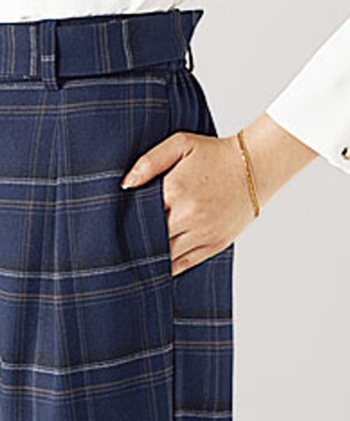 BELLUNA(ベルーナ)の「ウール調ストレッチテーパードパンツ56丈(その他パンツ・レディース・チェック/ネイビー/ライトグレー/グレー系その他/ストライプ/チャコール・SMALL/X-LARGE/MEDIUM/LARGE)」の13枚目の写真
