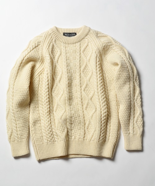 SHIPS JET BLUE(シップスジェットブルー)の「RICHMOND: アランケーブル クルーネックニット■(ニット/セーター・メンズ・ホワイト/ブラック/ブルー/ネイビー・36/38)」の2枚目の写真