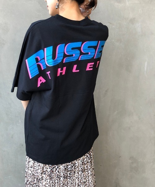 Russell Athletic（ラッセルアスレティック）の「[RUSSELL ATHLETIC/ラッセル アスレチック] 別注バックプリントビッグTシャツ（Tシャツ/カットソー・メンズ・パープル系その他/ブラック/ホワイト/ターコイズブルー/ホワイト系その他/ブラック系その他・M/L/XL）」の4枚目の写真