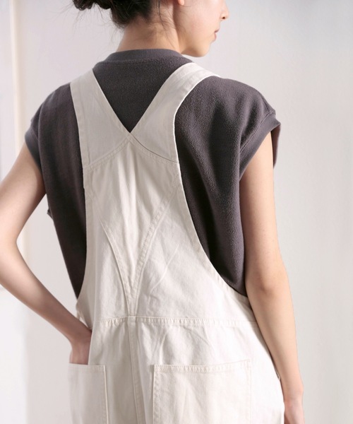 Java（ジャバ）の「《JaVa ジャバコラボ》朝の"服なに着よう問題" 秒で解決。大人女子のゆるコーデ完成！綿100％オーバーサイズ サロペット（サロペット/オーバーオール・レディース・ブラック/アイボリー/サンドベージュ/モカ/カーキ・MEDIUM/LARGE/X-LARGE/SMALL）」の7枚目の写真