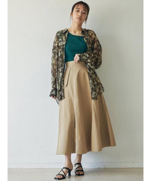 MURUA（ムルーア）の「ボリュームシアーフラワーシャツ（シャツ/ブラウス・レディース・アイボリー/ブラウン・FREE）」の6枚目の写真