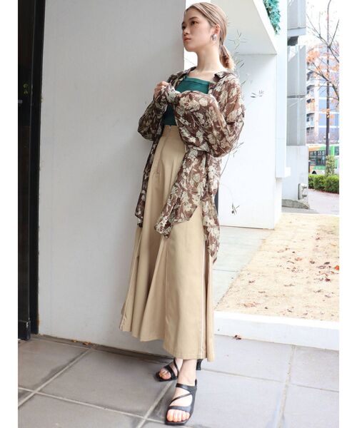 MURUA（ムルーア）の「ボリュームシアーフラワーシャツ（シャツ/ブラウス・レディース・アイボリー/ブラウン・FREE）」の8枚目の写真