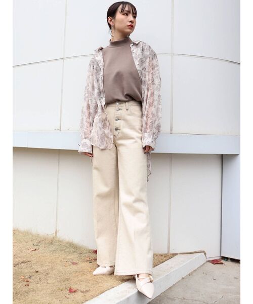 MURUA（ムルーア）の「ボリュームシアーフラワーシャツ（シャツ/ブラウス・レディース・アイボリー/ブラウン・FREE）」の9枚目の写真