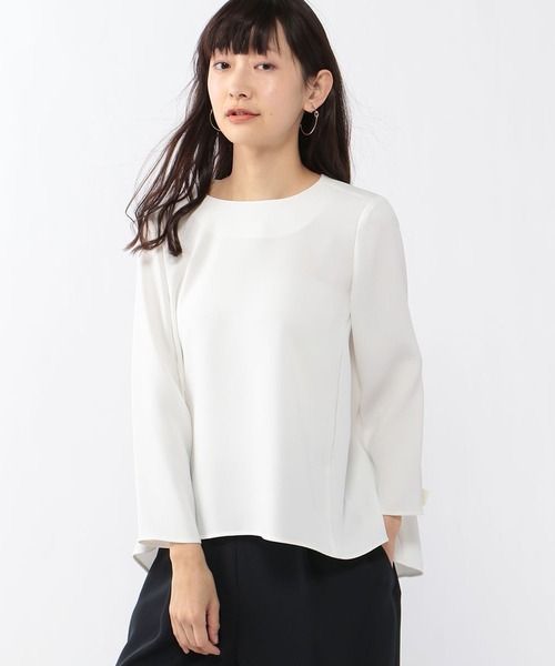 A/C DESIGN BY ALPHA CUBIC（エーシーデザインバイアルファキュービック）の「プルエラブラウス（シャツ/ブラウス・レディース・ネイビー/オフホワイト/ベージュ/ライトグリーン・11号/9号）」の2枚目の写真