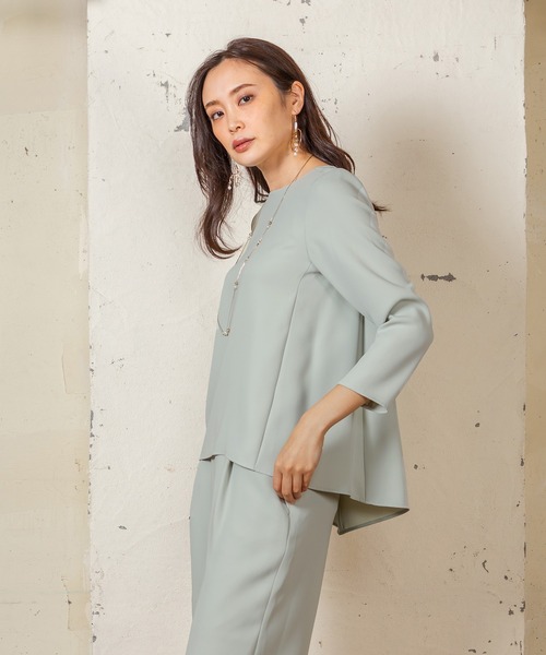 A/C DESIGN BY ALPHA CUBIC（エーシーデザインバイアルファキュービック）の「プルエラブラウス（シャツ/ブラウス・レディース・ネイビー/オフホワイト/ベージュ/ライトグリーン・11号/9号）」の4枚目の写真